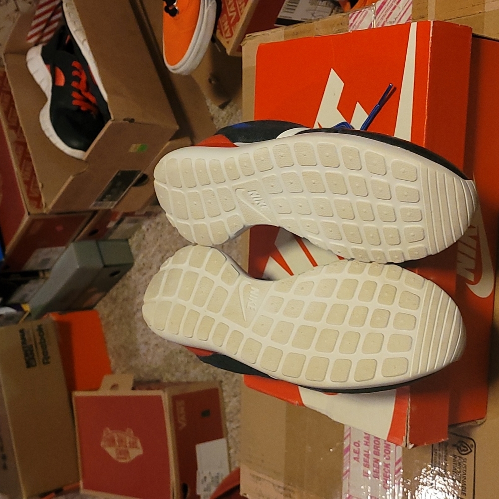 Roshe Run France (Gs) View 3